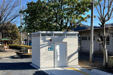 
                                        <span class="series">RHODES サイドライト </span>                                        <span class="area">栃木県 佐野市</span>                                        <span class="number">RH-01FCE-2910</span>                                        <span class="method">公園トイレ</span>                                        <span class="snow">耐積雪：1.5m</span>                                                                                <span class="carry">搬入車両：4～6t車</span>                                        <span class="exterior">外装：窯業系サイディング</span>                                        <span class="biko">備考：バリアフリー</span>                                                                        